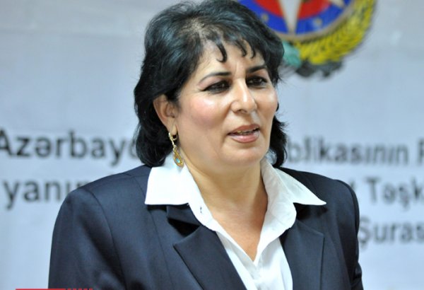Военный журналист Роза Алигызы представила книгу "And Yerimiz Vətən" (фото)